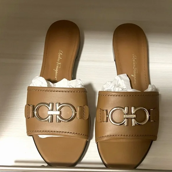 Salvatore Ferragamo | Shoes | Salvatore Ferragamo Shoes  display picture 1